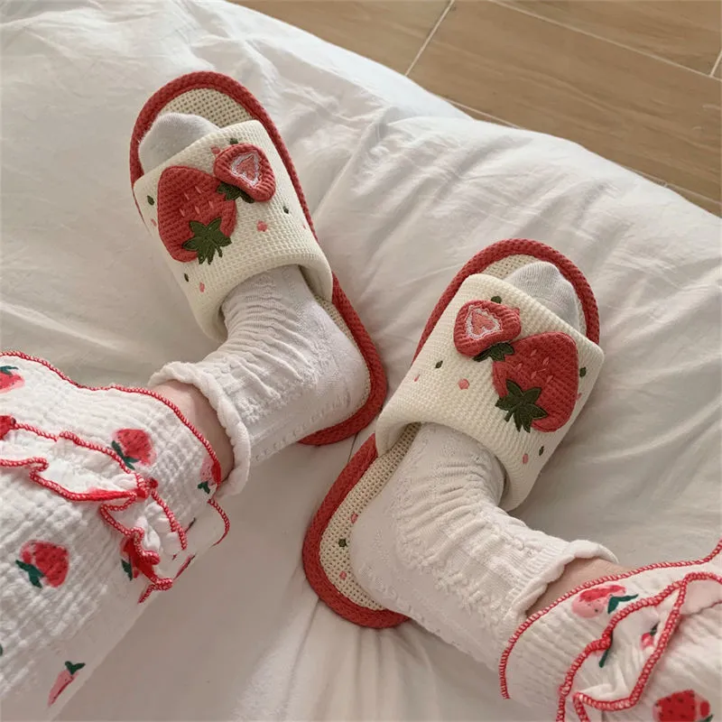 Milky strawberry slippers MK18566