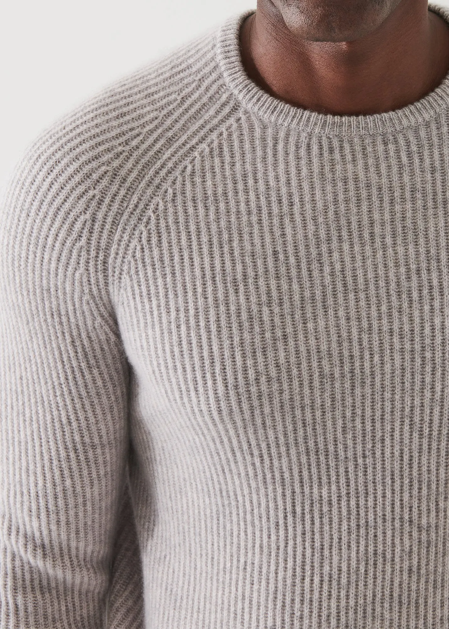 RIBBED CASHMERE CREWNECK