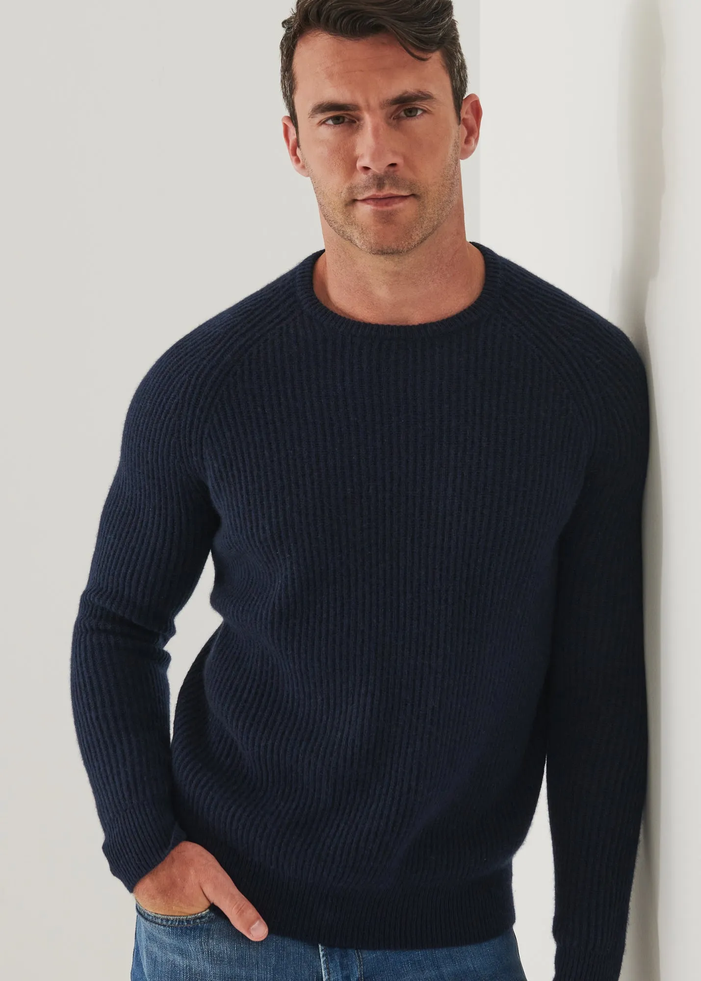 RIBBED CASHMERE CREWNECK