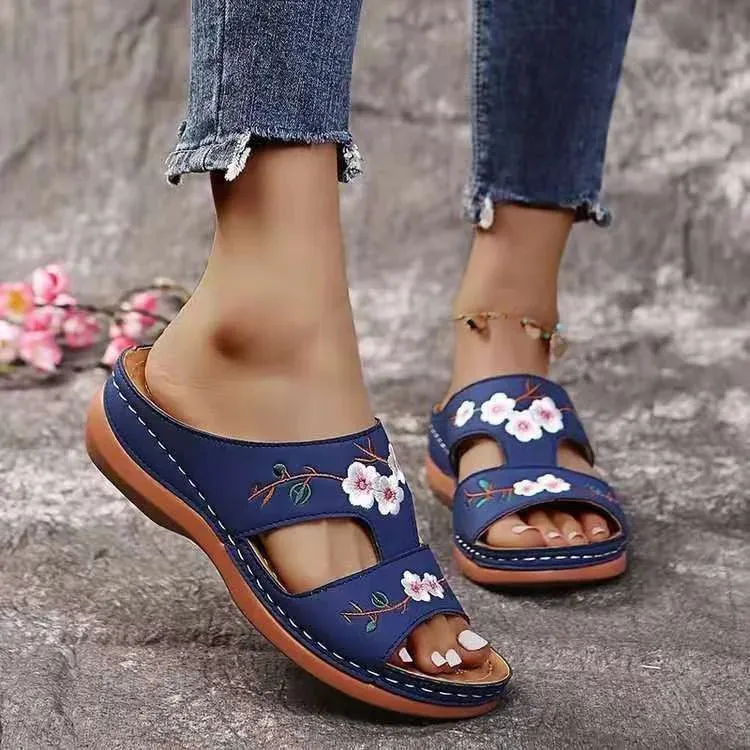 Women Slippers Embroider Flowers Leather Sandals