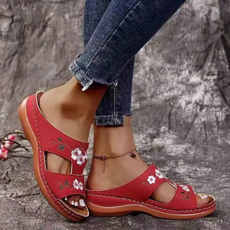 Women Slippers Embroider Flowers Leather Sandals